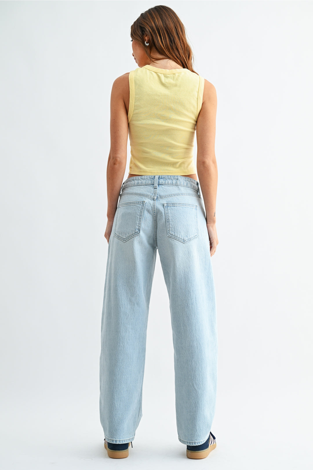 Jay - Relaxed Straight Barrel Jean - Light Denim