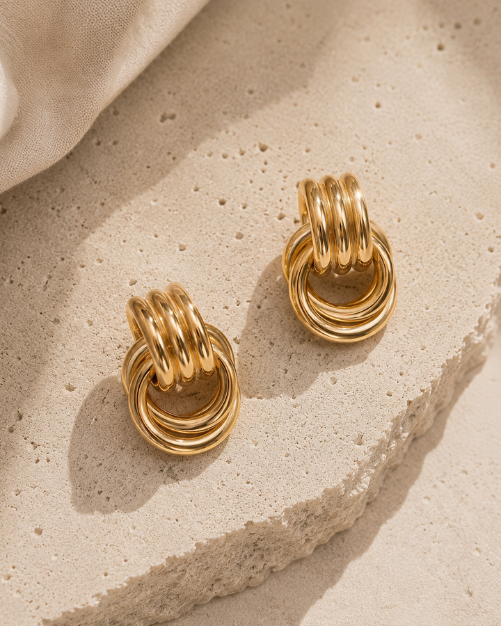 Wanda Classic Hoop Earrings