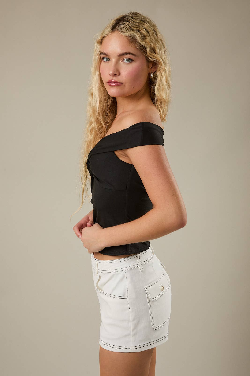 Tiffany Off-Shoulder Twist Top - Black