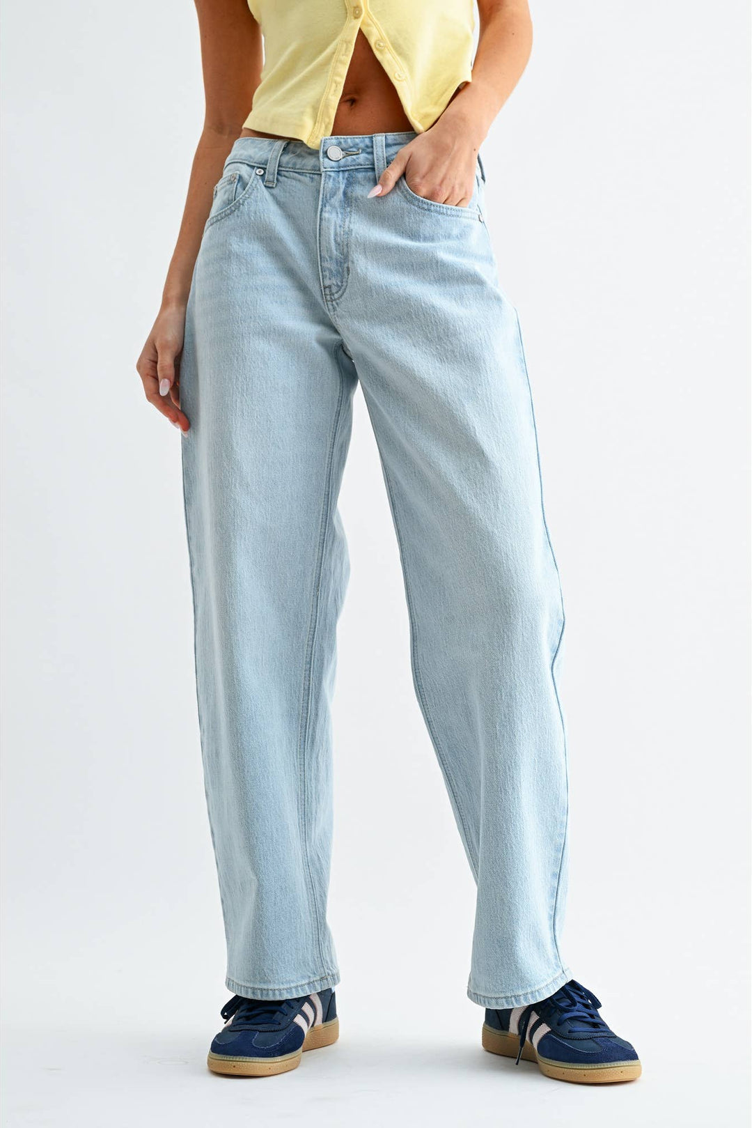 Jay - Relaxed Straight Barrel Jean - Light Denim