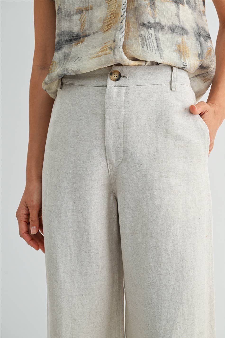 Carol Linen Buttoned Pant