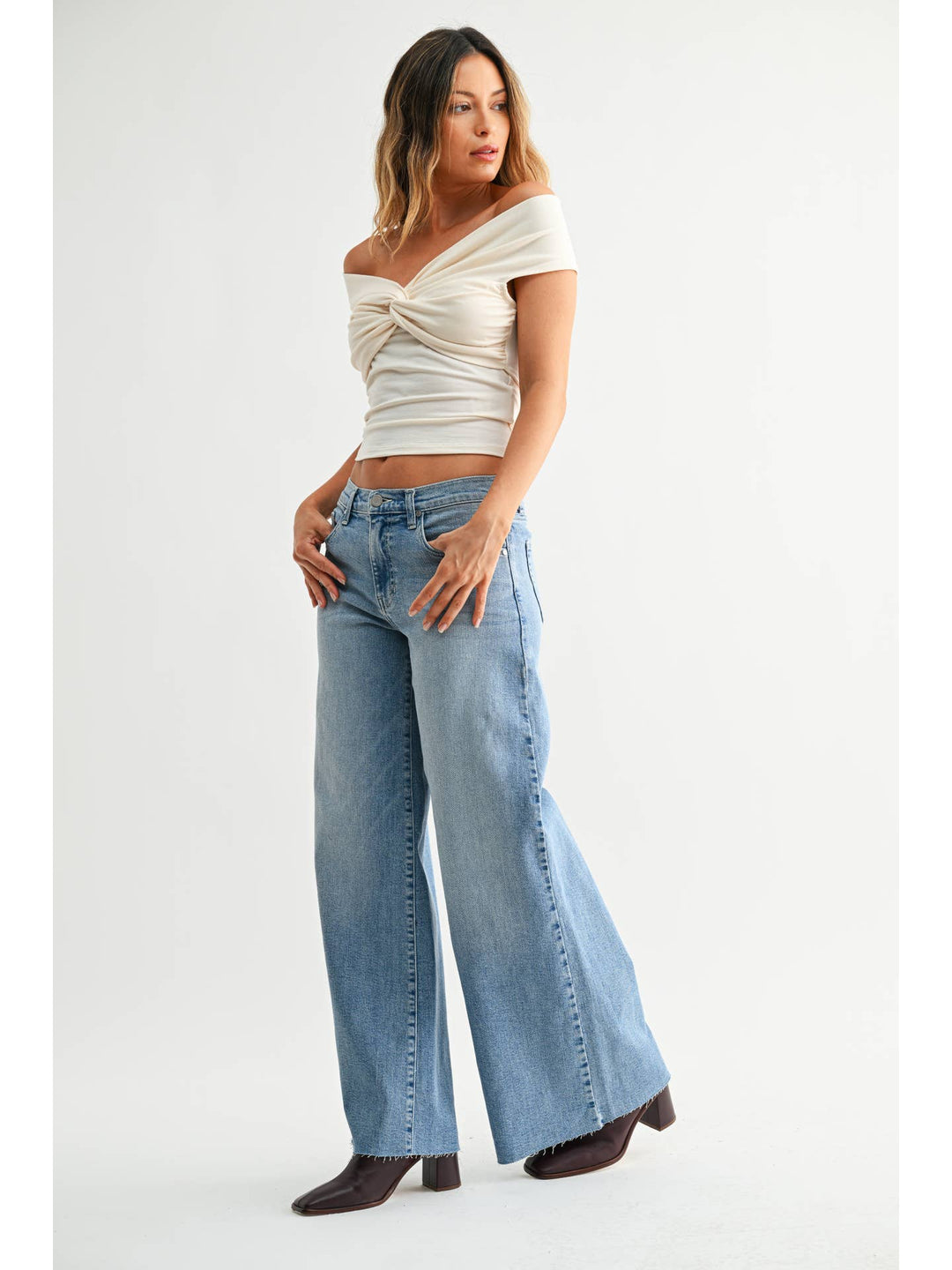 Elizabeth - Super Wide Leg Stretch - Light Denim