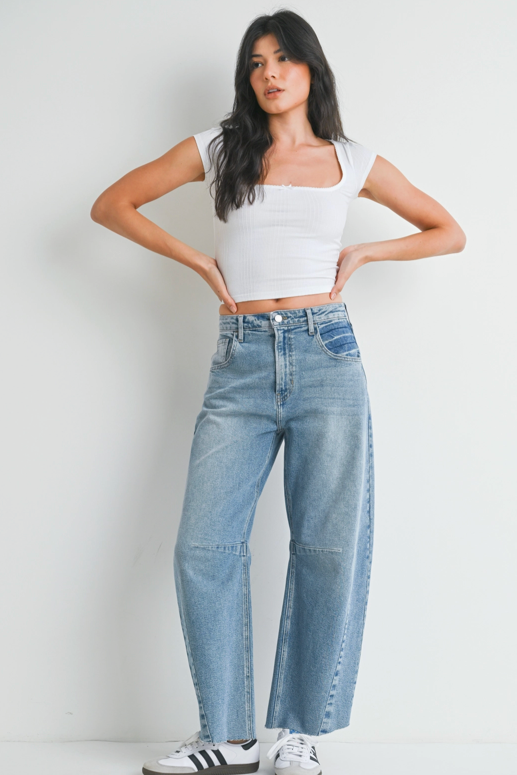 Eveline - Barrel Jean w/ Seams Light Wash