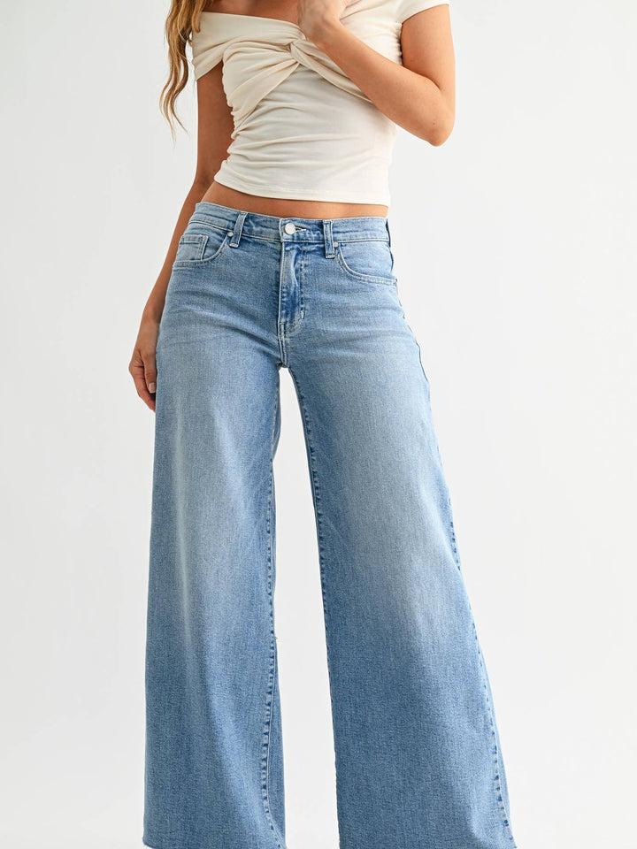 Elizabeth - Super Wide Leg Stretch - Light Denim